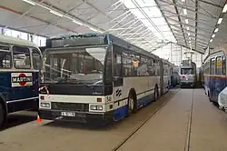 Gelede bus 546 als museumbus in de opslag te Aalsmeer; 2023.
