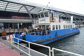 IJveer Jumbo (ex-32) aan de De Ruijterkade; 2016.