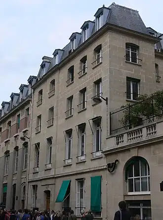 Kantoren van Gallimard aan de rue Sébastien-Bottin nr. 5 in Parijs, in 2011 omgedoopt tot rue Gaston-Gallimard.