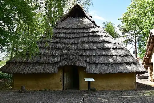 Gallisch huis in Archeosite van Aubechies-Beloeil