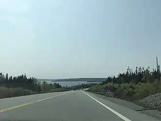 Zicht op Gander Lake vanaf Route 1.
