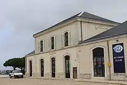 Stationsgebouw van Chapus