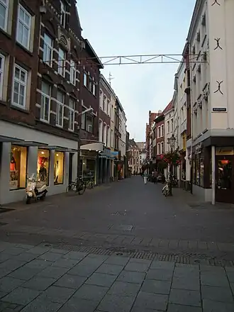 De Gasthuisstraat in Venlo, gezien vanaf de Markt