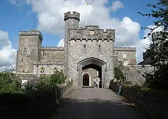 Poortgebouw van Powderham Castle