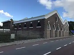 Zicht op gemaal vanaf de Lisserdijk