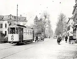 Motorwagen 75 op lijn 2 van de Gemeentetram Utrecht (GTU) in de Biltstraat te Utrecht; circa 1930. Collectie van het Utrechts Archief.