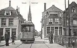 Motorwagen 7 op lijn 1 van de Gemeentetram Utrecht (GTU) in de Kaatstraat te Utrecht; circa 1905-1907. Collectie van het Utrechts Archief.