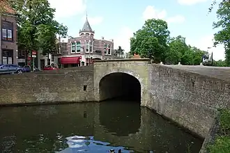 Gemetselde boogbrug over de Oudegracht