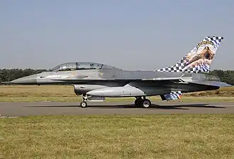 Een vergelijkbare F-16B.