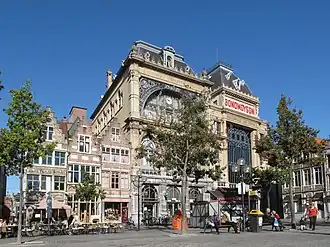 Ons Huis-Bond Moyson op de Vrijdagmarkt was tot 2005 de hoofdzetel van Bond Moyson. Het huisvest sindsdien wel nog loketten. Het wordt opnieuw de hoofdzetel, werd in 2019 aangekondigd.