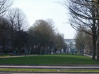 Koning Albertpark vanaf de Jules de Bruyckerdreef