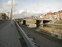 Jozef Guislainbrug, met eronder de onderdoorgang aan de oever Groendreef