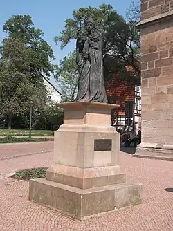 Monument voor Georg von Kopp voor de St.&nbsp;Cyriacuskerk