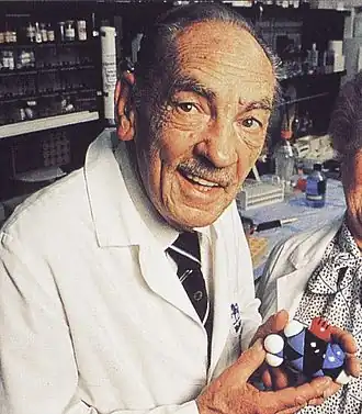 George H. Hitchings in 1988