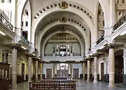 Interieur (inkomhal)