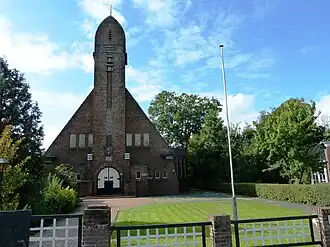 Gereformeerde kerk uit 1932 van A. Wiersema, architect uit de Groninger variant van Amsterdamse School