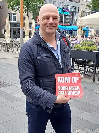 Gerrie Elfrink voert campagne in Almere (2024)