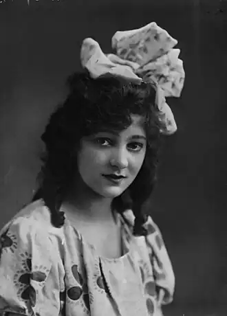 Gertrude Lawrence in 1917