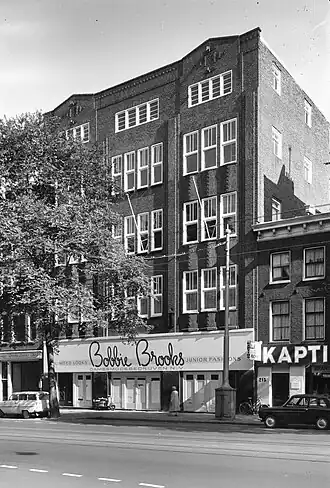 Foto uit 1963 toen Bobbie Brooks in het gebouw gevestigd was.