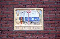 Gevelsteen De Blauwe Tram, Tempeliersstraat, Haarlem.