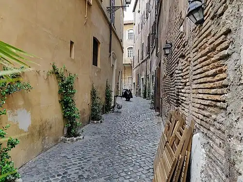 Via di Sant'Ambrogio.