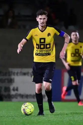 Vets in het shirt van KFC Zwarte Leeuw