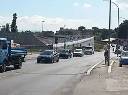 De helling aan de oostkant van het station