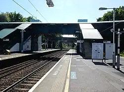 De opgeknapte loopbrug met liften op 14 mei 2022.