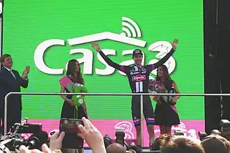 De Nederlander Tom Dumoulin (Giant-Alpecin) won de eerste etappe van de Ronde van Italië 2016