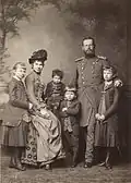 Gisela en Leopold met hun kinderen (ca. 1885)