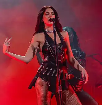Dua Lipa op Glastonbury