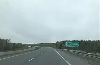 Afrit naar Glovertown op de Trans-Canada Highway komend vanuit het oosten