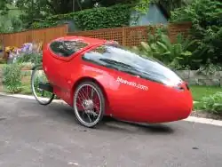 De Go-one3 is een Duitse velomobiel die met elektrische assistentie verkrijgbaar is[4]