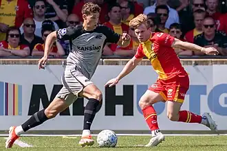 van Bommel (links) in 2024