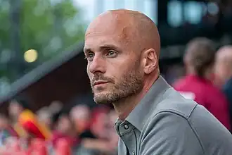 Simonis in 2024 als trainer van Go Ahead Eagles