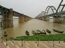 De Godavari Arch Bridge en Godavari Bridge