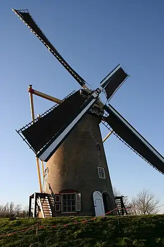 Molen Windvang, draaiend met zeilen