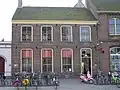 Regentenkamer en slaapzaal van voormalig burgerweeshuis