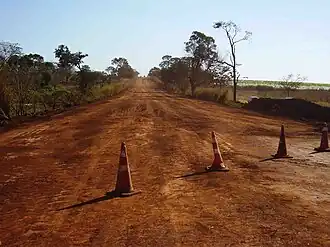 Onverhard traject van de BR-452 in Goiás