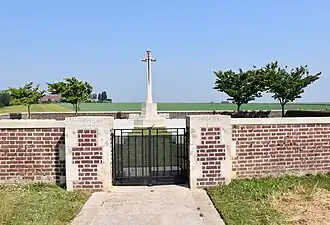 Toegang en het Cross of Sacrifice