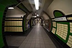 Tussen lift en perron