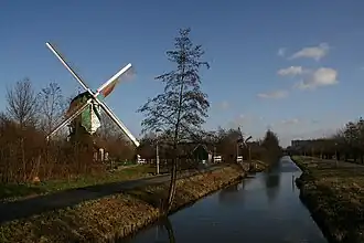 Westmolen met op de achtergrond de Oostmolen