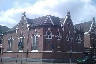 Evangelisatiegebouw met zaalkerk