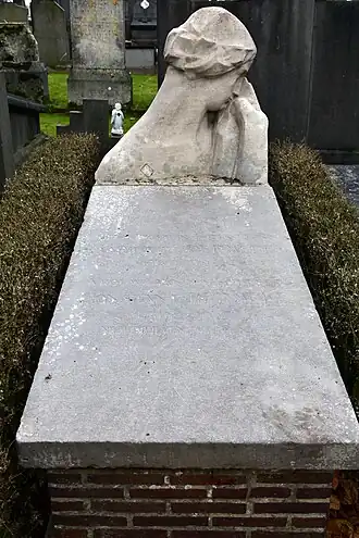 Het graf van Constant Permeke en zijn echtgenote op het kerkhof