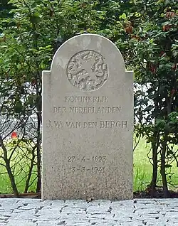 Graf van Jan Wernard van den Bergh in Schoonhoven