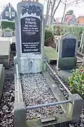 Grafmonument van schoolmeester Mantel