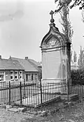 Grafmonument in neo-gotische trant van de familie Onghena-Van Haelst