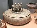 Pyxis met deksel Geometrische periode, 750-725 v. Chr. musée d’archéologie méditerranéenne in Marseille
