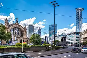 Uitzicht op Frankfurt gezien vanaf Am Hauptbahnhof