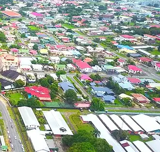 Gravenberchstraat (rechts langs de kazerne noordoostwaarts)